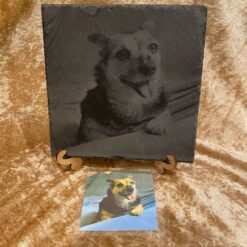 Hund auf Schieferplatte 20cm mit Vorlage